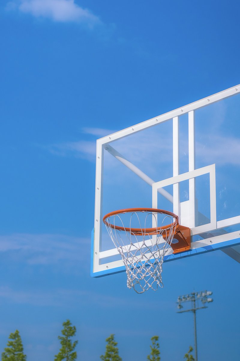 우리의 여름은 여전히 푸른 얼굴로 01