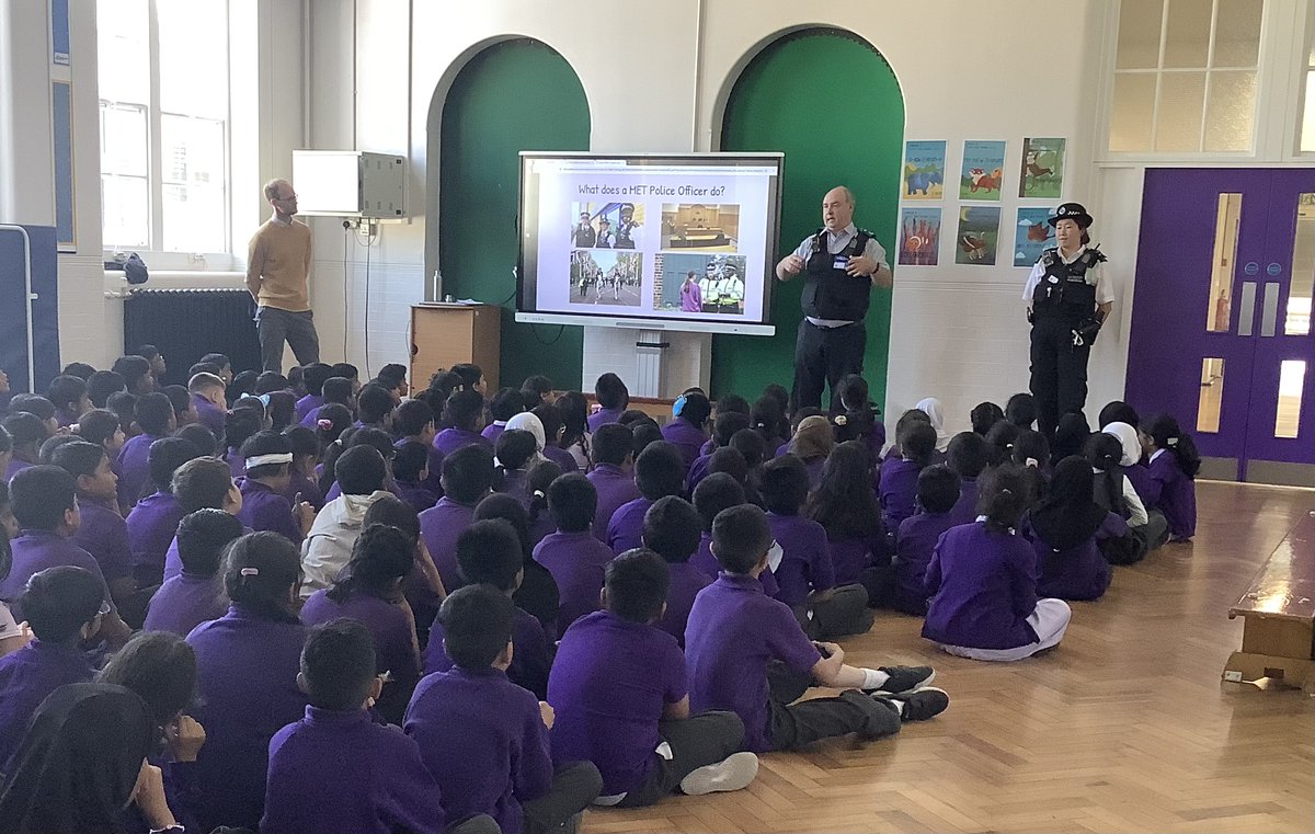 Stepney Green Safer Neighbourhood Team (@mpsstepneygreen) on Twitter photo Safer Neighbourhood (SNT) officers were recently invited to Stepney Park Primary School, to give a talk/ answer lots of questions, as part of their Careers Assembly month. We spoke to students from both Years 3+4, as well as Years 5+6. Thank you for inviting us. <a href="/MPSTowerHam/">Tower Hamlets Police</a> Safer Neighbourhood (SNT) officers were recently invited to Stepney Park Primary School, to give a talk/ answer lots of questions, as part of their Careers Assembly month. We spoke to students from both Years 3+4, as well as Years 5+6. Thank you for inviting us. <a href="/MPSTowerHam/">Tower Hamlets Police</a>