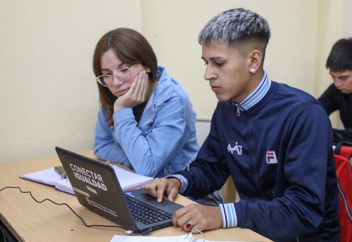 Más escuelas santafesinas cuentan con acceso a #wifi gratis.

El programa #SantaFeMásConectada garantiza:
➕ igualdad de oportunidades
➕ posibilidades de desarrollo
➕ calidad de vida para la ciudadanía

Conocé más sobre este programa en: santafe.gob.ar/index.php/web/…