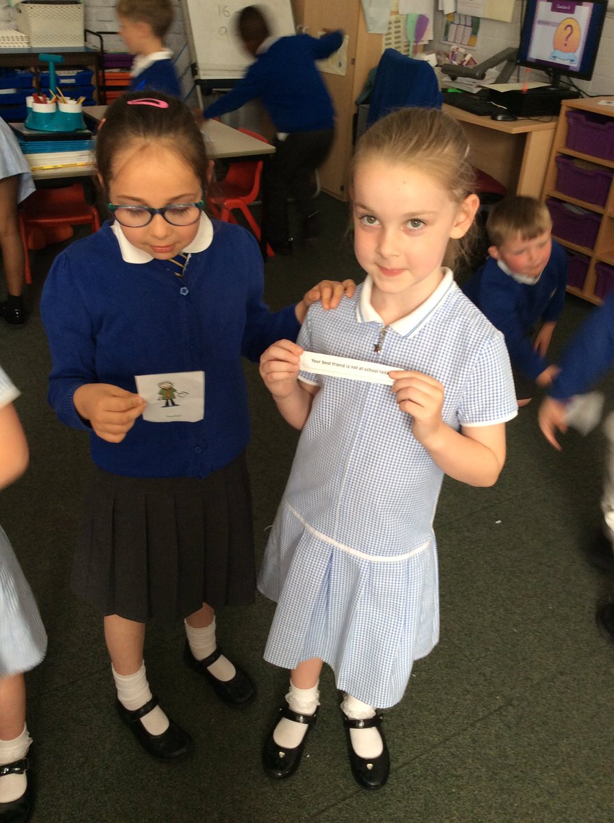 GSPSFrance's tweet photo. In @GSPSFrance @GwladysStPrim we talked about people who help us and the different roles they have. We talked about how they help us in our community. #GSPSPSHE https://t.co/AJ9naI0amp