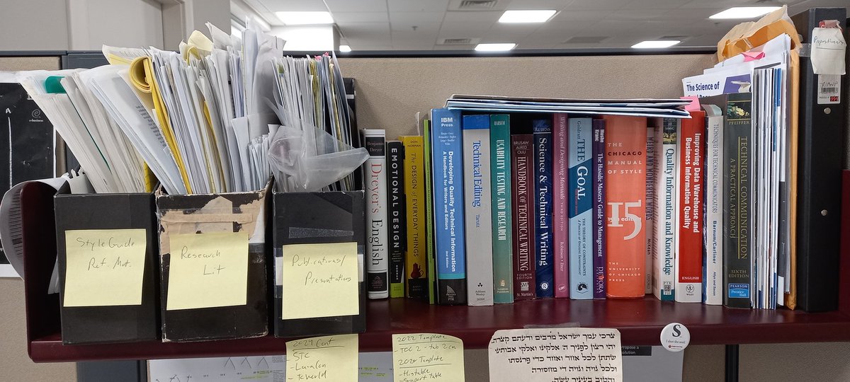 reb_yoel's tweet image. Hey, #techcomm people- show us your bookshelves! 😁 @BCDreyer @ChicagoManual @stc_te_sig @stc_rochester @stc_mgl