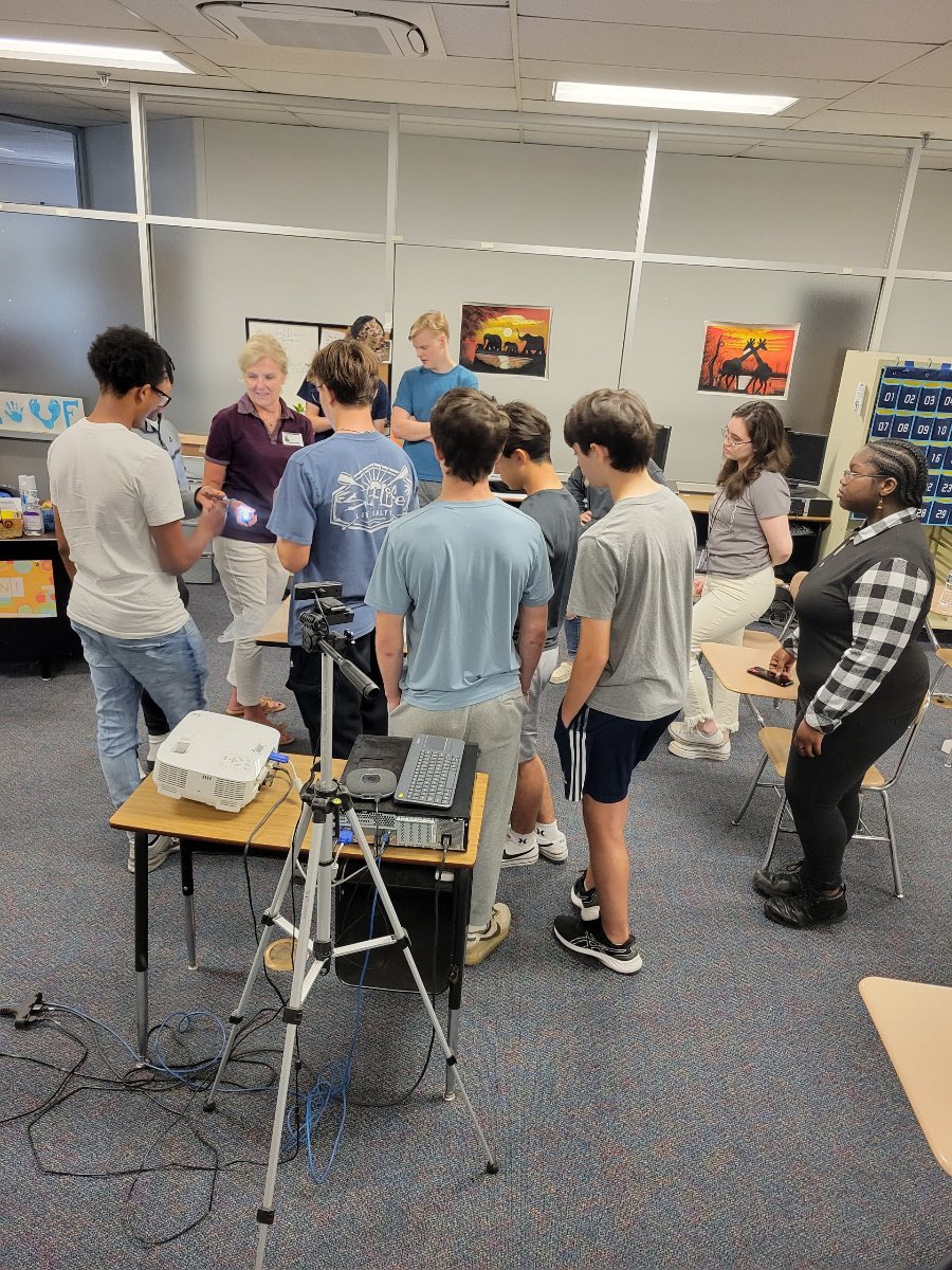 Our Proximity teacher drove from Florida all the way to <a href="/LaPlataHS/">La Plata High School</a> to ‘live teach’ her students a couple days this week!

The students were surprised, and thrilled, to see her in their class when they walked in 😊 

Thank you Ms. Spear for your commitment to our students❤️ <a href="/CCPS/">Charles County Public Schools</a>