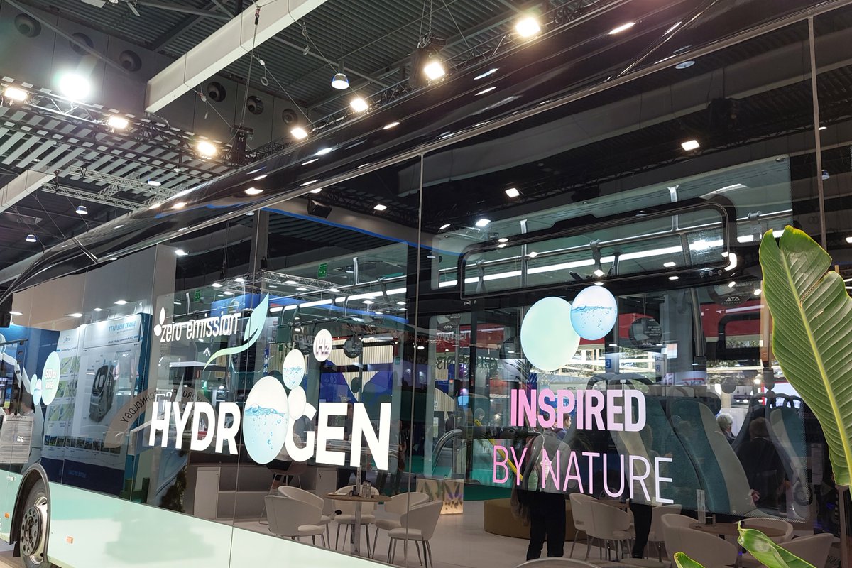 oriol52's tweet image. Es parla poc que #Barcelona concentra aquests dies el més avançat del transport públic mundial: metros sensoritzats com els que ja circulen per l’L3 #metrobcn, autobusos elèctrics de 6 a 19 metres de llarg, de pila d’hidrogen i de conducció autònoma, i molt més.  #UITP2023