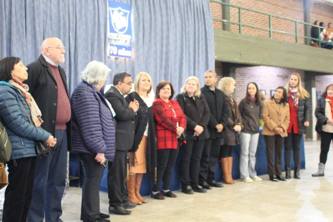 juanjo_castro's tweet photo. Gracias por la invitación a mi querido amigo #AngelGatica quién conduce desde la dirección el colegio.
Además estuvieron presentes la jefa distrital #GabrielaSpinelli, #CachaRodriguez, ex directivos y profesores que han pasado a lo largo de todos estos años. https://t.co/3uEHPBqrvM