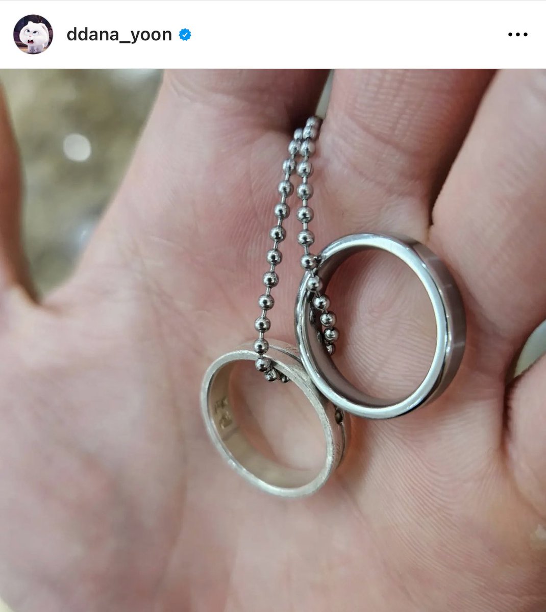 so sanha is the one who got to keep moonbins friendship ring and it seems like he put it in a necklace to keep close to his heart just like moonbin would :(