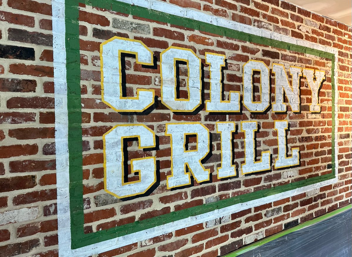 ColonyGrill1's tweet photo. COMING SOON: Colony Grill at Cabin John Village in Potomac, Maryland is set to open later this month.
Have you ever tried a hot oil, bar-style pizza? Comment down below⬇️

#colonygrill #openingsoon #cabinjohn #maryland #barpie https://t.co/akB3j92xUq