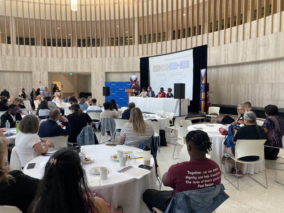 A packed room of leaders and advocates at @UTM for the #Peel #Poverty Summit, with insightful experts & critical perspectives from the grassroots, tackling #housing #FoodSecurity & #income. @PaulTaylorTO @Peel_Poverty @regionofpeel