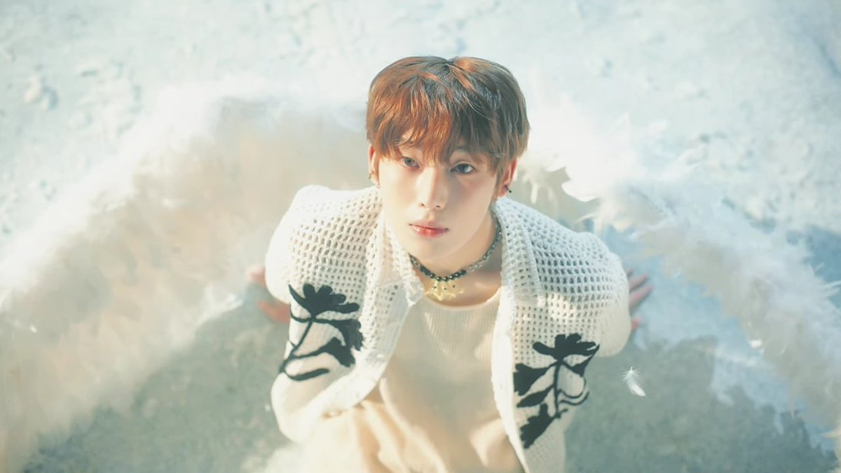 filmksw's tweet image. SUNOO LOOKS HEAVENLY