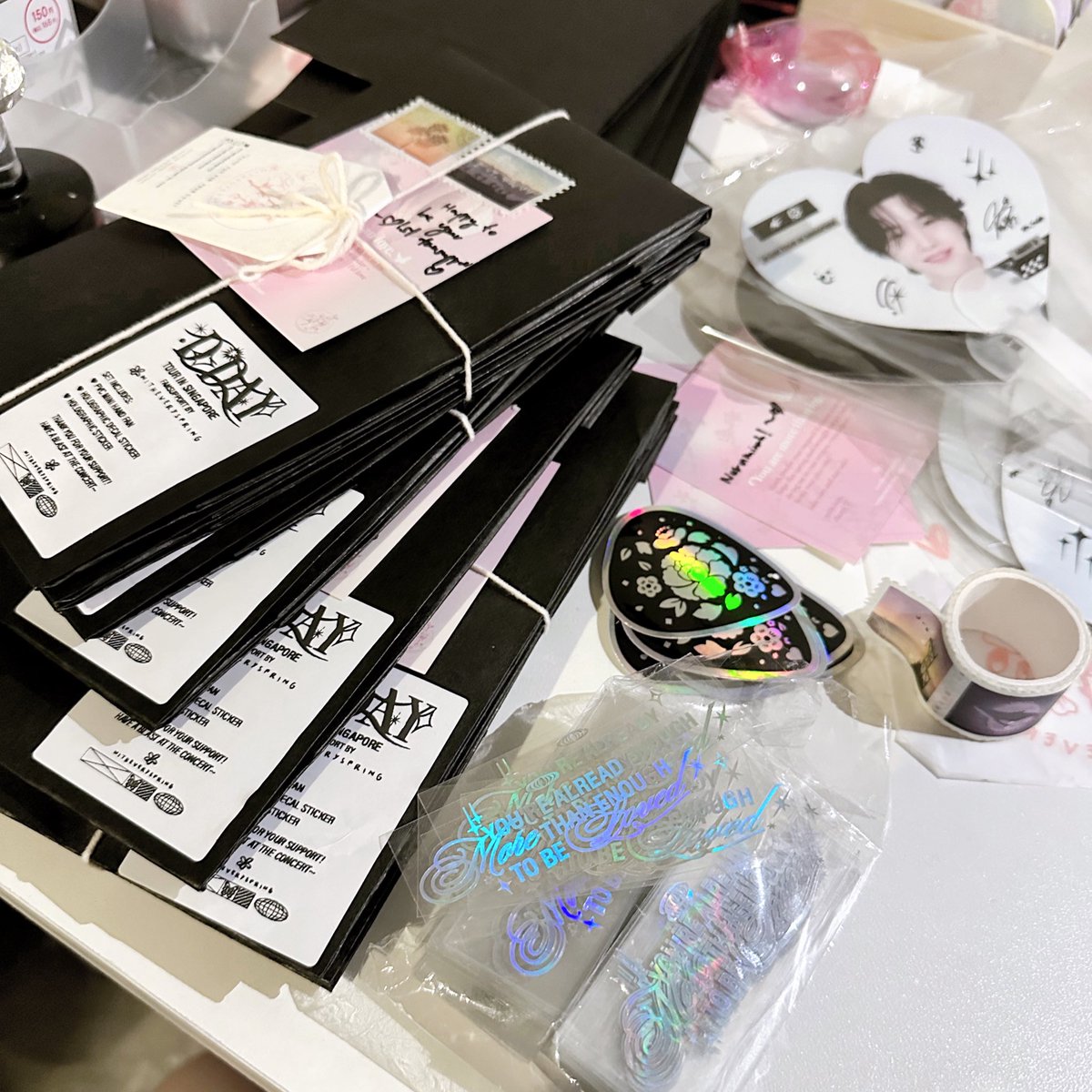 witheveryspring's tweet photo. packing your d-day fansupport sets 🖤

reservation here ($2.50 each)! https://t.co/gl8r8DVO7L 🖤 https://t.co/L95dpgsKWd