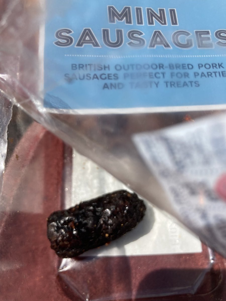 vicstarz79's tweet photo. @marksandspencer really disappointed with these sausages. Contained this extremely burnt one and the remainder were wet with grease and inedible. Purchased 03Jun2023 from M&amp;S food, Moortown, Leeds https://t.co/WHp2Lw1hf1