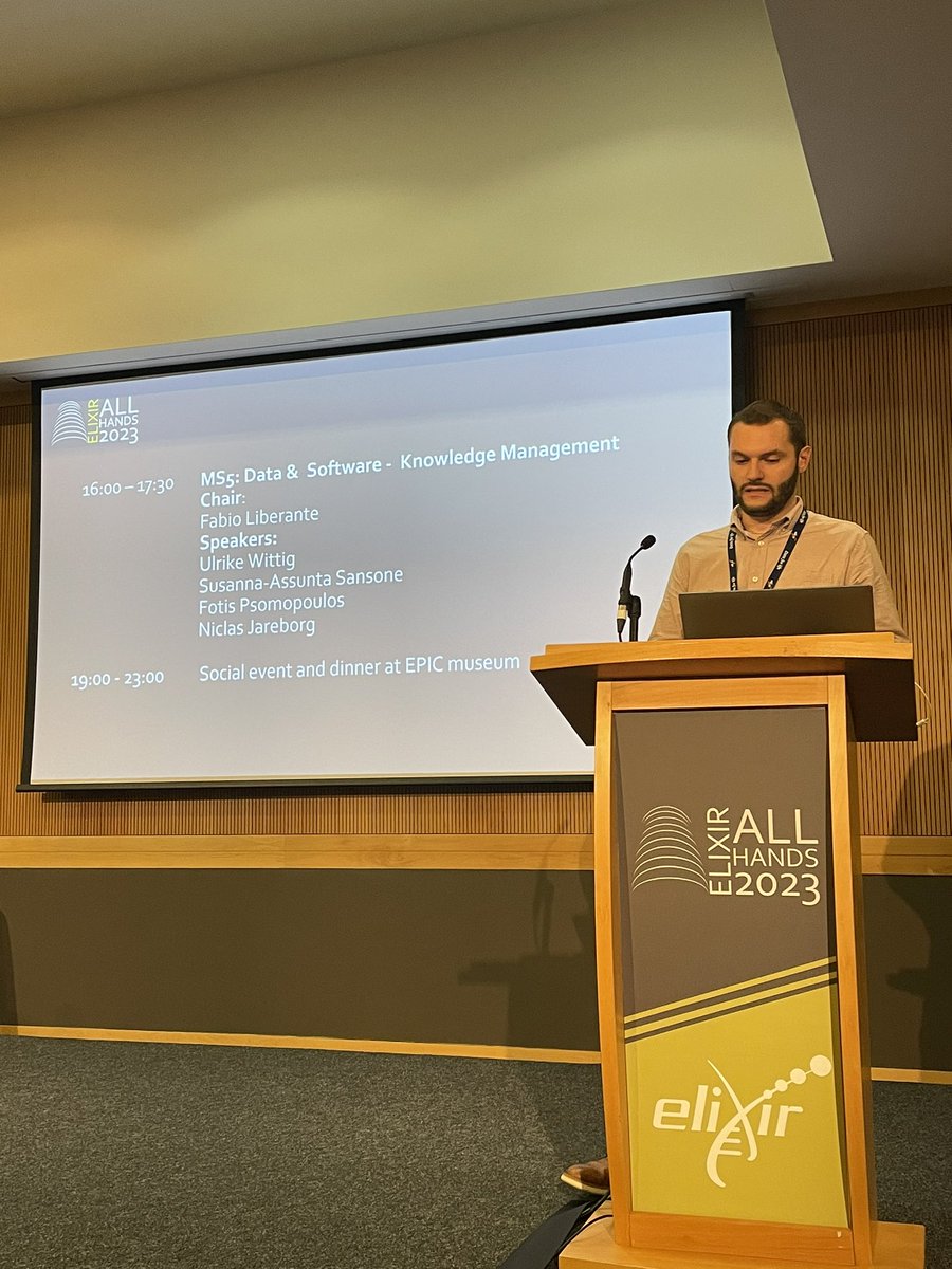 SusannaASansone's tweet image. #ELIXIR23 “Mini-Symposium: Data &amp;amp; Software - Knowledge Management” follow us &amp;amp; my talk on how we work to create a coherent ELIXIR FAIR RDM ecosystem in the Interoperability Platform with #FAIRcookbook &amp;amp; #RDMkit at its core! All presenters’ slides at ➡️ docs.google.com/document/d/1yw…