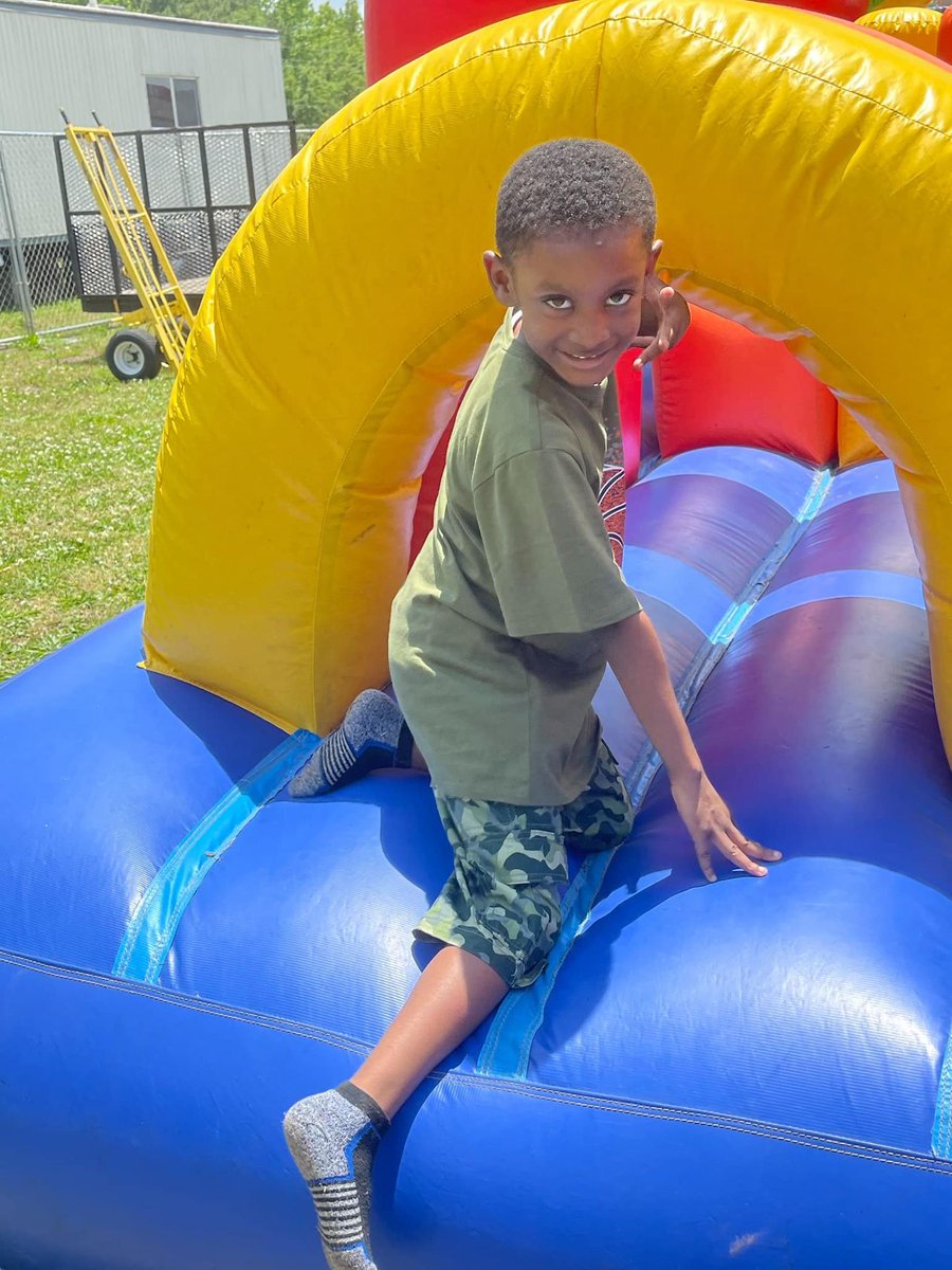 AlabamaNew's tweet photo. Summer vibes and endless fun at Legacy Prep's block party! 🎉☀️

Learn more at https://t.co/VSoY06PfV8

#LegacyPrep #BirminghamSchoolLife #BlockPartyBliss #alabamapubliccharters #charterschools #absolutely4ourkids #alabamaparentvoice https://t.co/reHQ8Ng6AZ