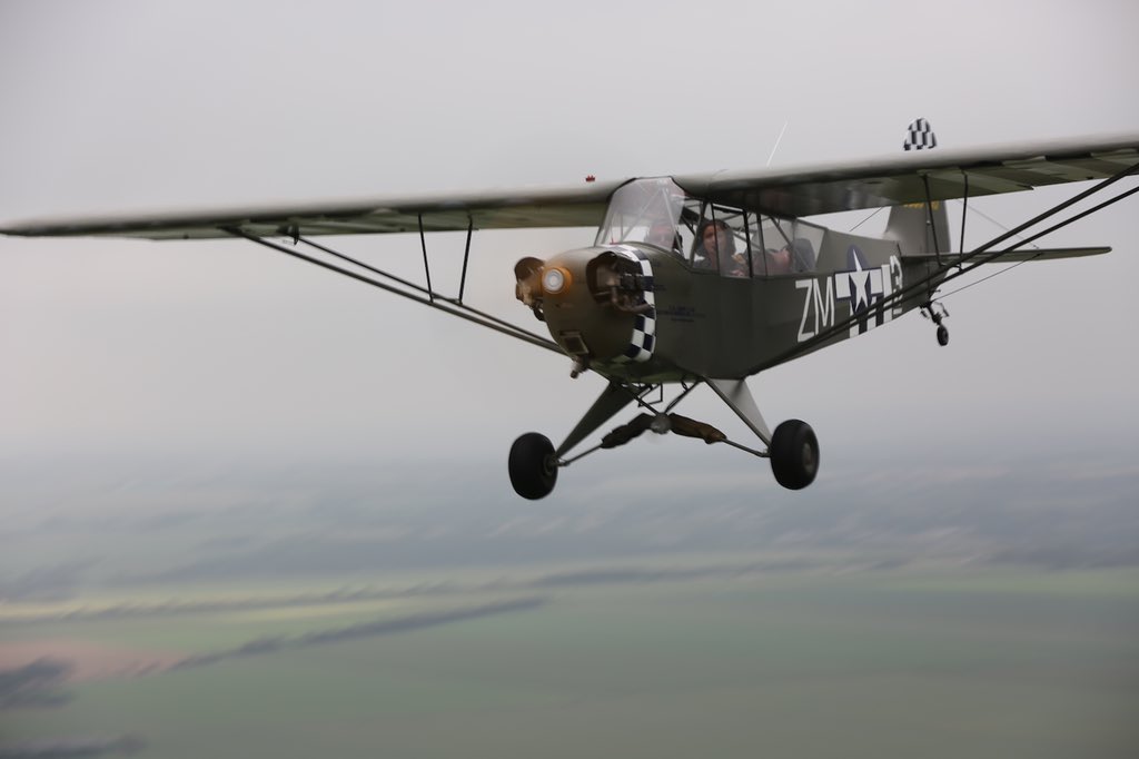 #Commémoration Hommage à ceux qui sont tombés pour la liberté avec passage au cimetière de Colleville pour la formation réunie pour marquer les 79 ans du Jour J par L-Birds back to Normandy. Le Fana était là !

#DDay #Dday79 #normandy #6juin1944 #Overlord #avgeeks