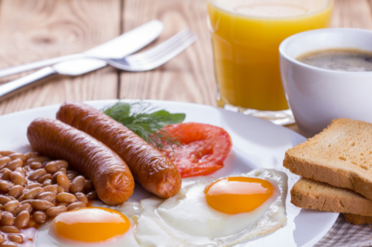 innoteck's tweet photo. Start your day off right with a classic Full English Breakfast made in the air fryer! 🍳🥓🍅🍞 Enjoy all the flavour with less grease. Try out our recipe and let us know how it turns out! 😋 #AirFryer #FullEnglishBreakfast #HealthyEating https://t.co/yL0xmdTgeg