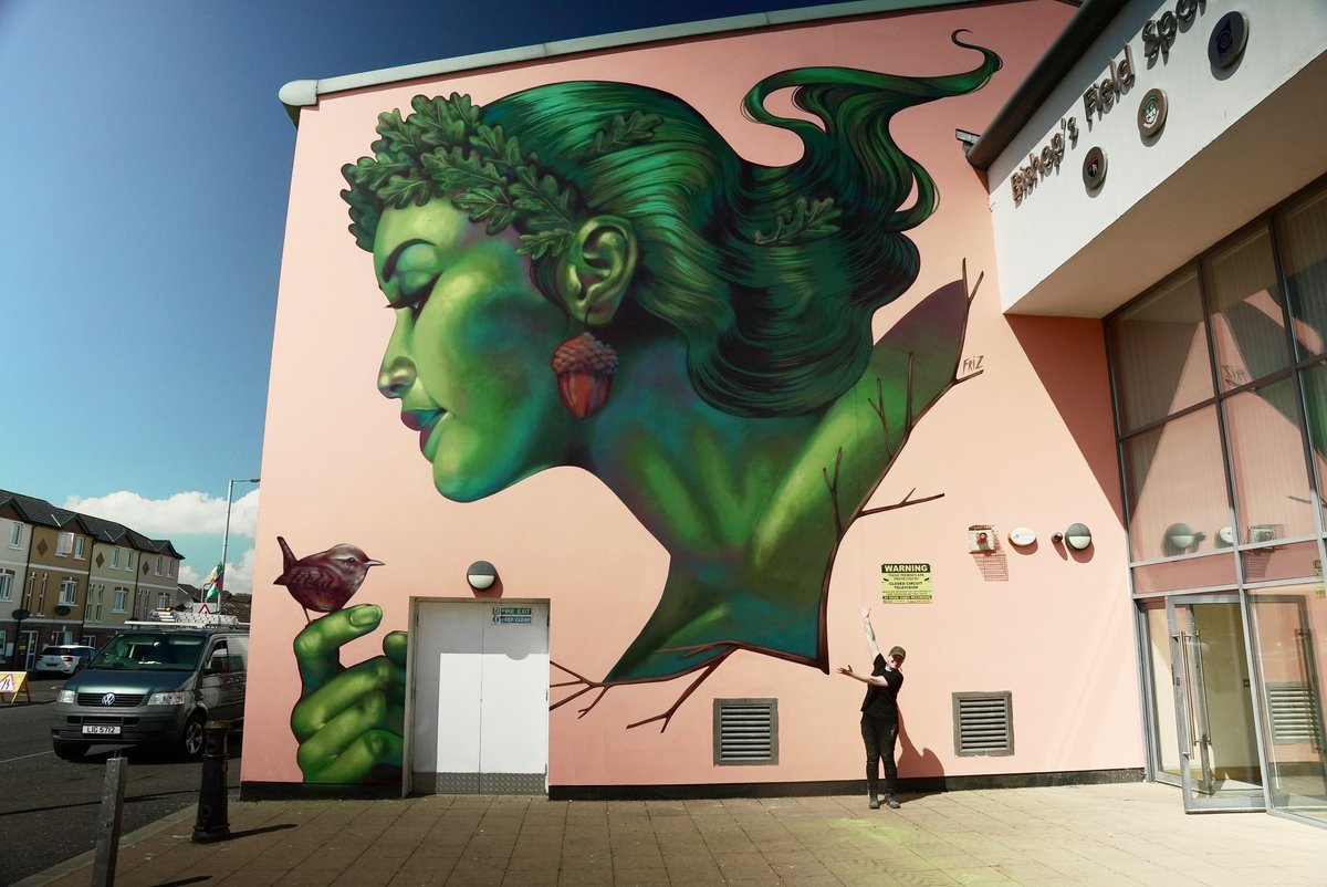 feilederry's tweet photo. Our latest mural, The Dryad by @thisisfriz was completed today on Central Drive, Creggan! 🌳

Dryads were tree spirits in Irish &amp; Greek mythology and were said to be protectors of trees and forests. The mural is inspired by the sacred position the oak tree held for our ancestors. https://t.co/elrfuDWtGo