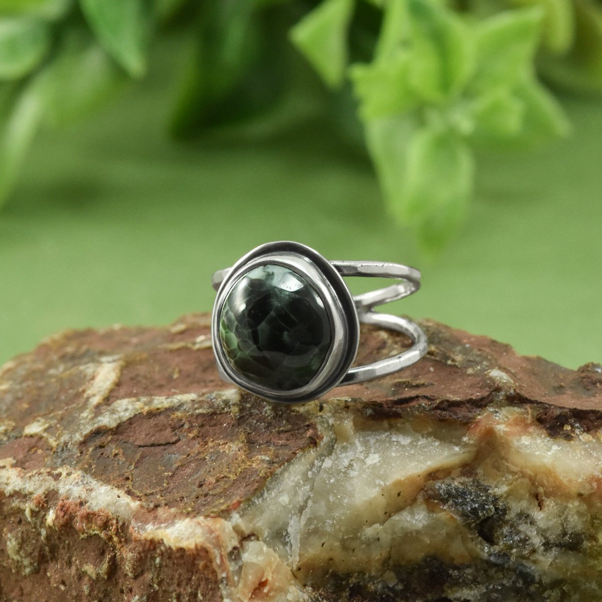 Triangular, oval, or round. No matter which Greenstone Ring you get, it's sure to be one-of-a-kind!
bethmillner.com/collections/ne…
#bethmillnerjewelry #michigangreenstone #greenstone #rings #greatlakes #lakesuperior #uniquejewelry #michiganmade #marquettemi #sterlingsilver #gemstones
