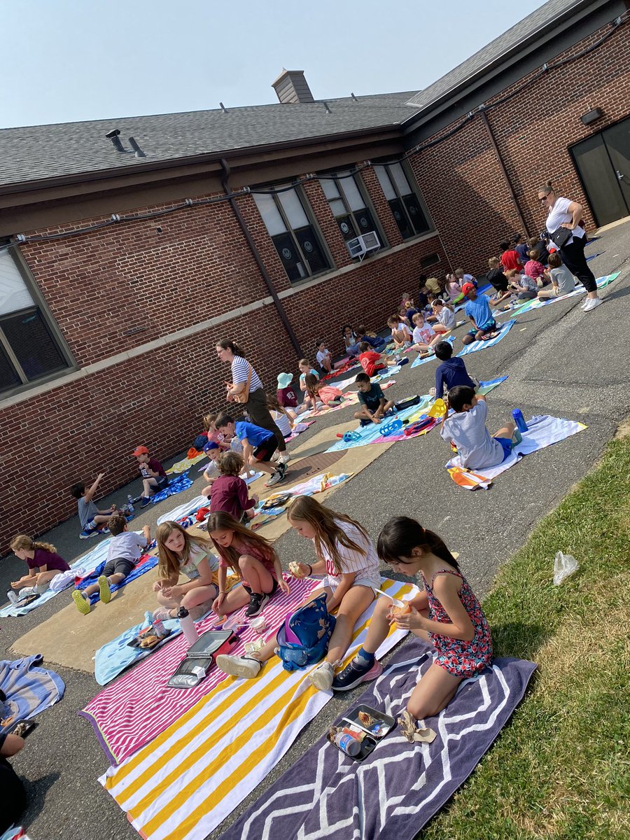 Summer fun day at <a href="/RoseTree_RTMSD/">Rose Tree Elementary</a> ! Enjoying some lunch outside ☀️
