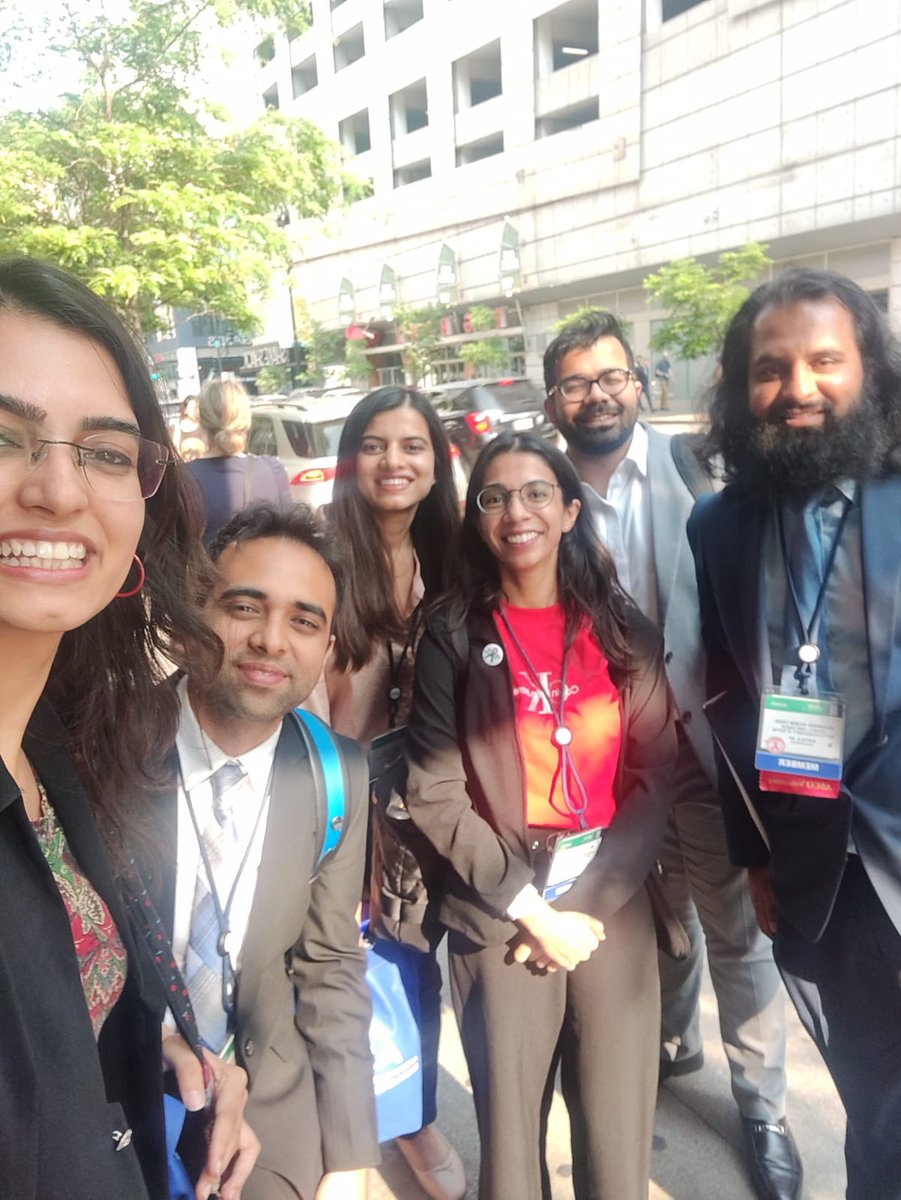 Saloni2509's tweet photo. I had a blast at my first ASCO meeting by getting an opportunity to meet all these dazzling minds. Looking forward to meet you again and collaborate in some of the amazing work you all are doing. #ASCO2023 @jatwanikaran @chirayumohin @DevikaDasMD @DianaFranco713 @msalmanfaisal https://t.co/xtUUCxycFX