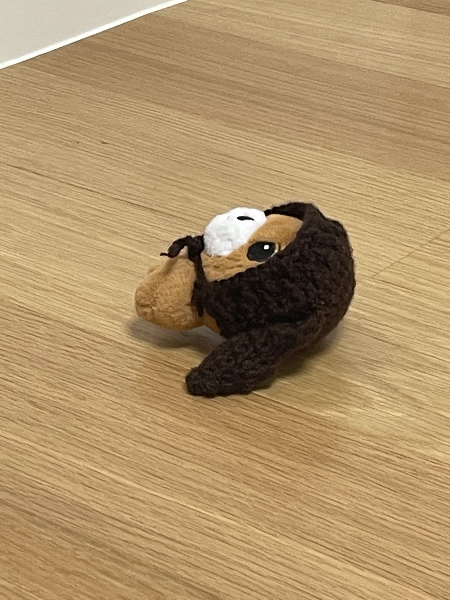 모자 선물 받앗는데 쪼금 커서 몸이 떠요