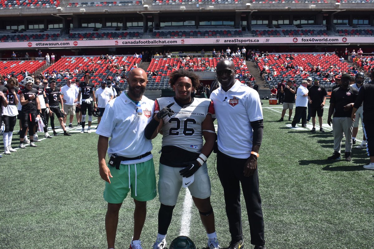 Edahl26's tweet photo. Proud to be chosen as the CFC Team MVP! Very challenging yet an amazing experience, while playing with the best players in the country.🇨🇦
@chatfootball 
@ArgylePipersFB https://t.co/m817pu7e4E