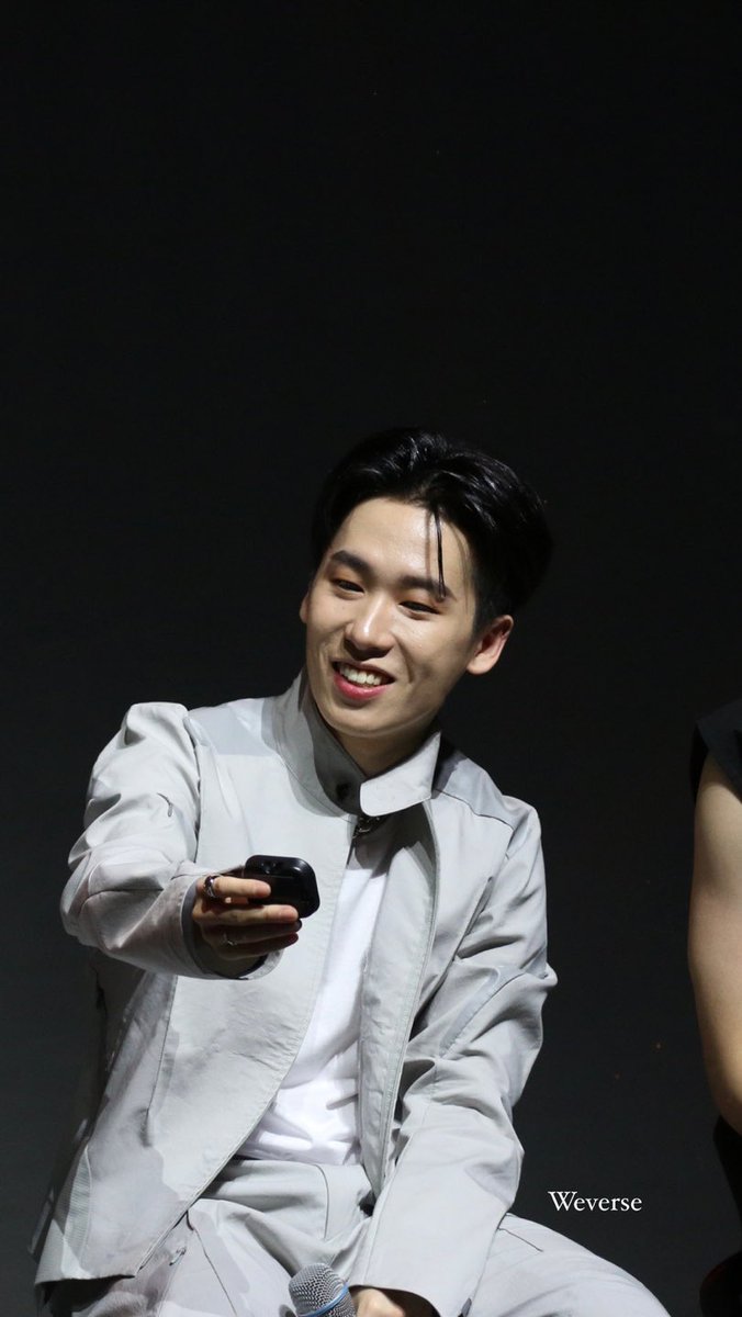 2023.06.07
WDBZ 부리더 인규의 생일을 진심으로 축하합니다 🍀🎂🎂🍀

#행복하기_위해_춤을_추는_김인규_생일축하해