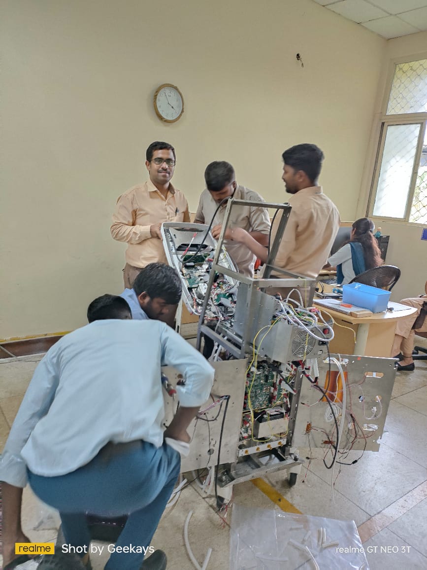 The #makeinIndia dialysis machine is now getting assembled at BEL Blore .
Proud to be associated in it's journey  .@isn_india @ISNkidneycare @valerie_luyckx @sundar_s1955  @drvivekkute 
Machine running since 2019 at JSS Mysuru  under Drs  Manjunath Shetty and Kiran K.