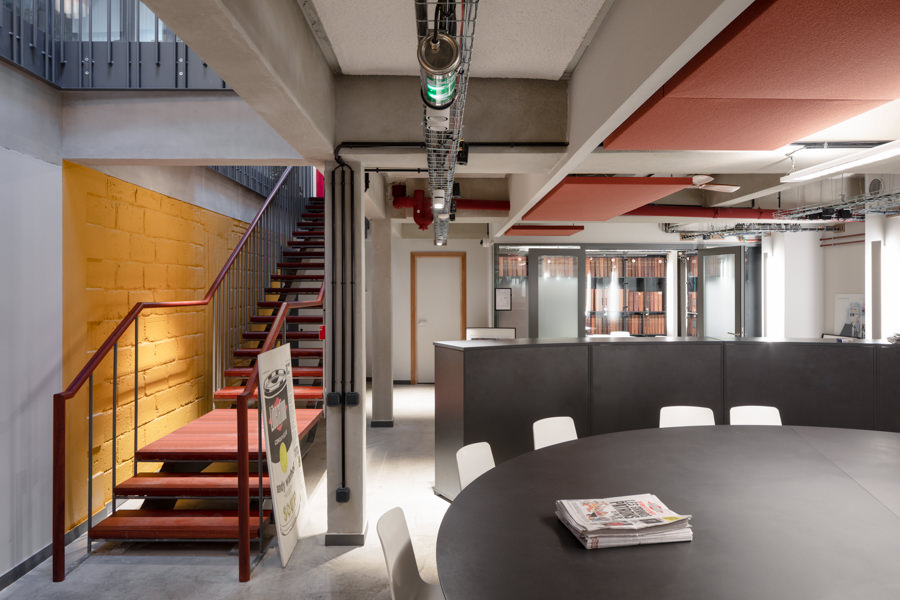 Finestown's tweet image. Transformation d'un immeuble des années 60 en bureaux pour le journal Libération, 113 avenue de Choisy. Canal Architecture / Patrick Rubin

#teamarchi #architecture