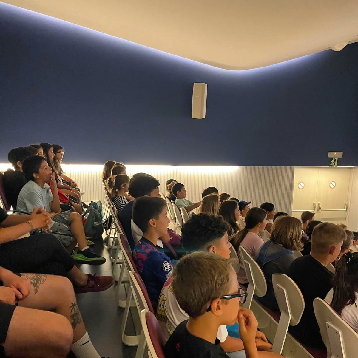 Hem finalitzat el projecte “Fem una peli” amb l’estrena de les nostres pel•lícules al Centre Cívic Urgell! 
Tot un èxit cinematogràfic!! 
<a href="/CrpEixample/">CRP Eixample</a> <a href="/elicceb/">ELICCEB</a>
#SomTabor12