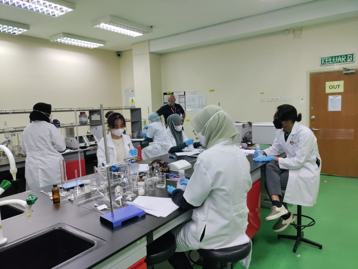 SiungNara's tweet photo. On duty as an examiner for Physical Pharmacy OSPE sessions.
#PharmaceuticalLab
#MultiDisciplinaryLab https://t.co/jvpu6hZa4F