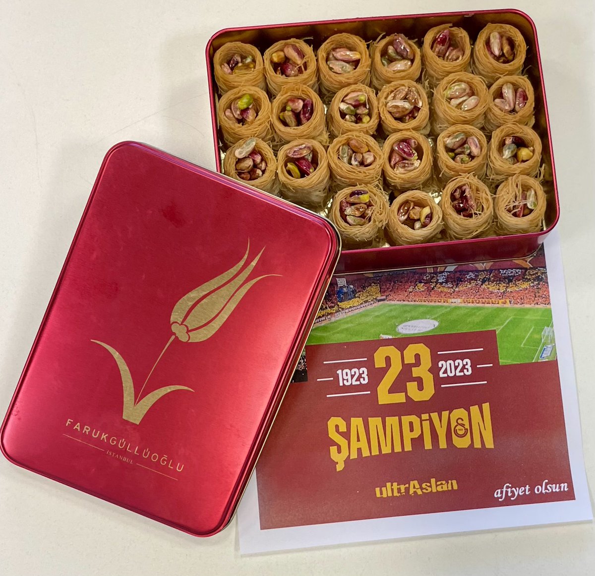 arkadaşlara afiyet olsun 😋 #ŞampiyonGalatasaray