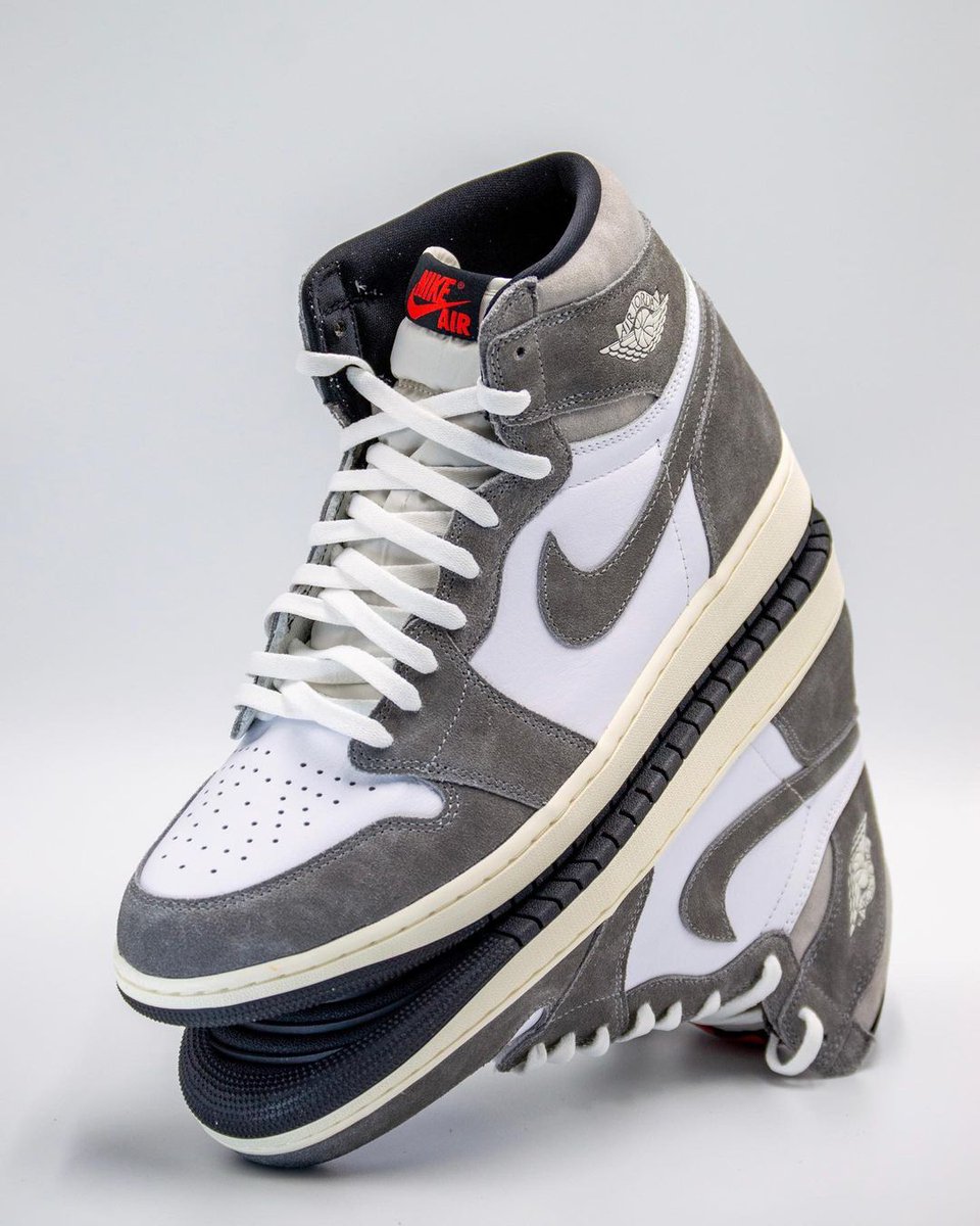 JustFreshKicks's tweet photo. The Air Jordan 1 High OG "Washed Black" releases this Saturday

Links => https://t.co/peTM8hgnaq https://t.co/rdcrgfMyGG