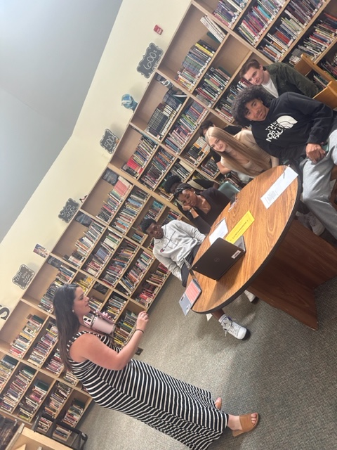 raypecschools's tweet photo. RPHS Summer School students in English, Personal Finance, Art Foundations, Biology, &amp; American History are also enrolled in a project course to work with a subject matter expert. Students are working with @KansasCityZoo, Johnson Co. Crime Lab, @TrumanLibrary, &amp; @bankmidwest. https://t.co/bukfcocJXP
