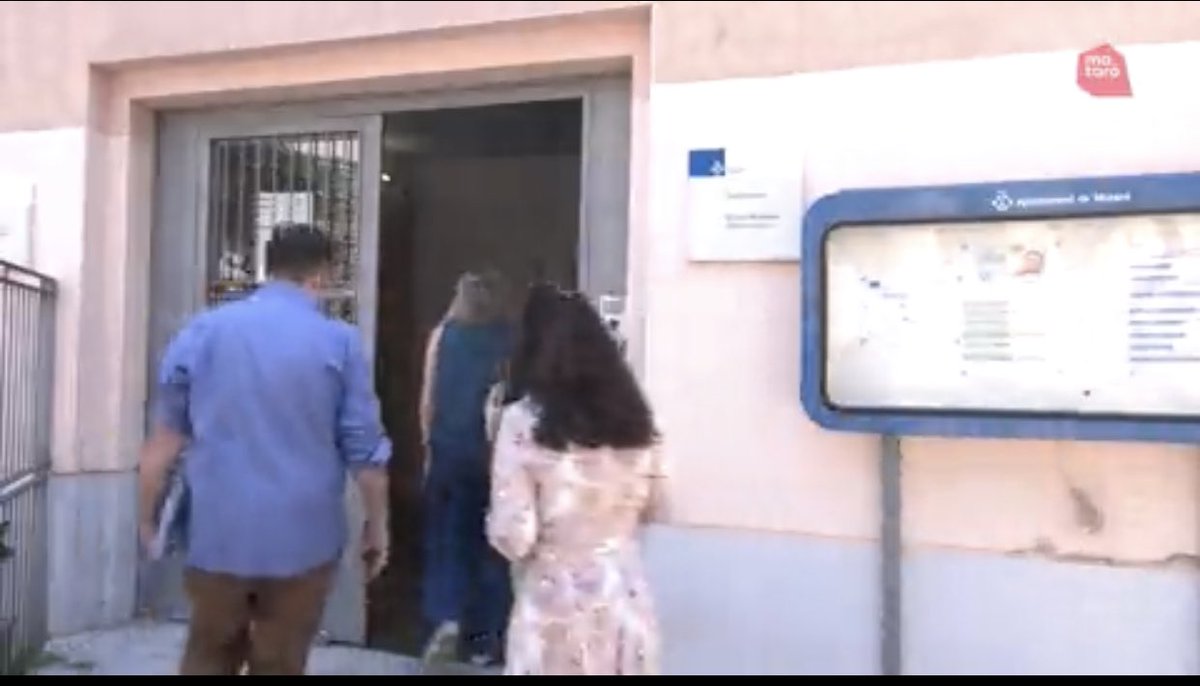 natfram's tweet photo. #escolapublicamataro Pares sense necessitats especials i primerencs sempre es quedaràn les restes, escoles amb projectes obsolets o hauran a la privada. 
I baixeu les ràtios per sota del que indica ensenyament? @SSTTMVO @SimoLXirau @DBotePaz 
Gràcies de nou @tvmataro https://t.co/NYV16V8lF7