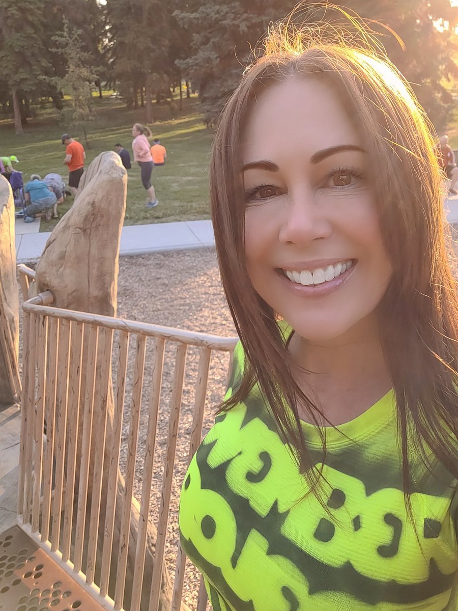 MariaOrydzuk's tweet photo. A beautiful double digit morning at Borden Park for some free fitness with the community of November Project Canada. Fun in the sun! Energized! #yeg #yegwx #seriousaboutplay #freefitness #justshowup #novemberproject #bordenpark #Playground #novemberprojectcanada @Nov_ProjectCAN https://t.co/Sc5uKzbX60
