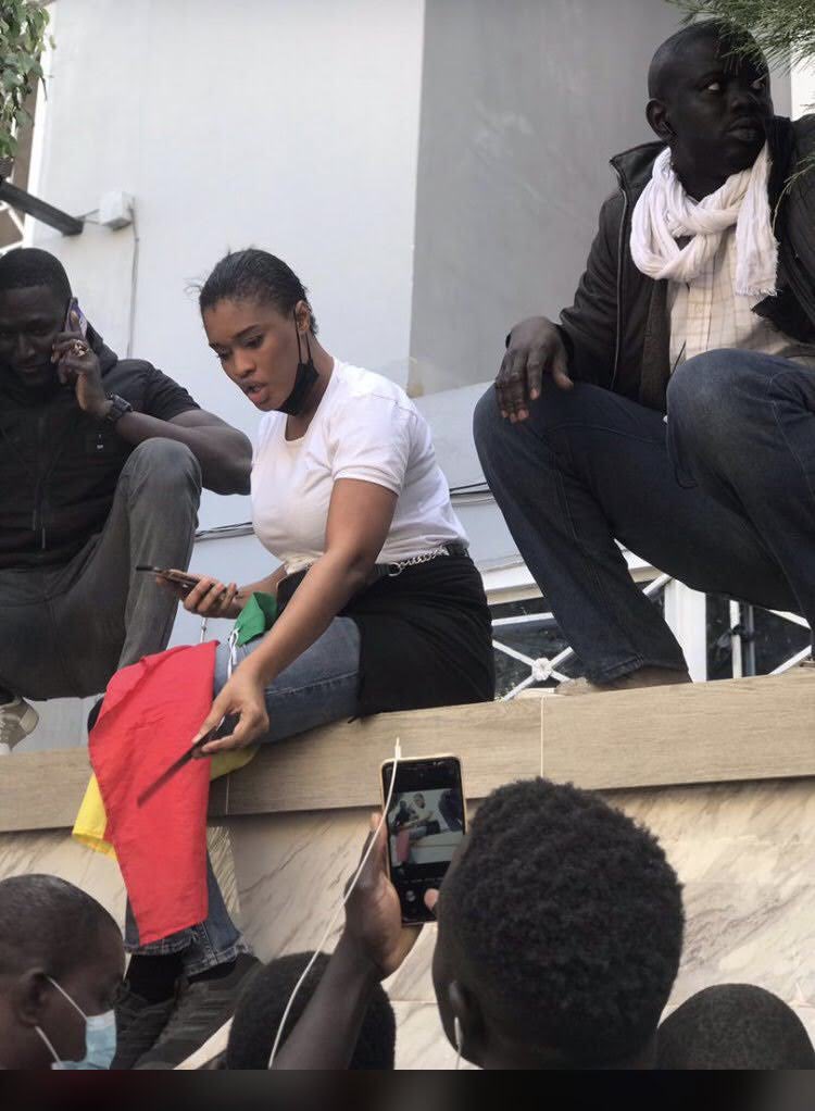 DoctorLove475's tweet photo. SON SEUL TORT, C’EST D’ÊTRE AU CÔTÉ DU PEUPLE. 
Nous sommes de tout cœur avec toi Ndeye Ndack Touré. 
#FreeSenegal https://t.co/z0YgUZylys