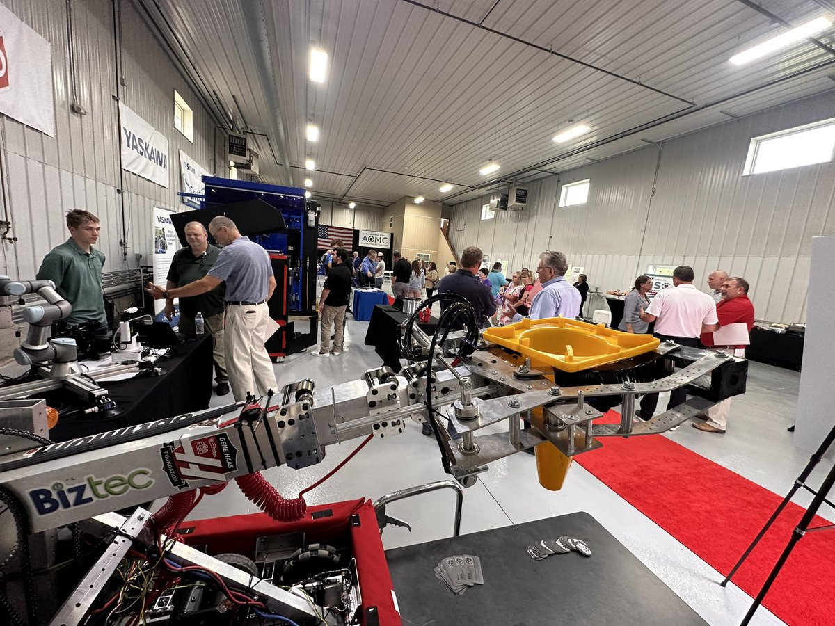 DarkSideRobots's tweet image. Set up to demonstrate at the Appalachian Ohio Manufacturers Coalition