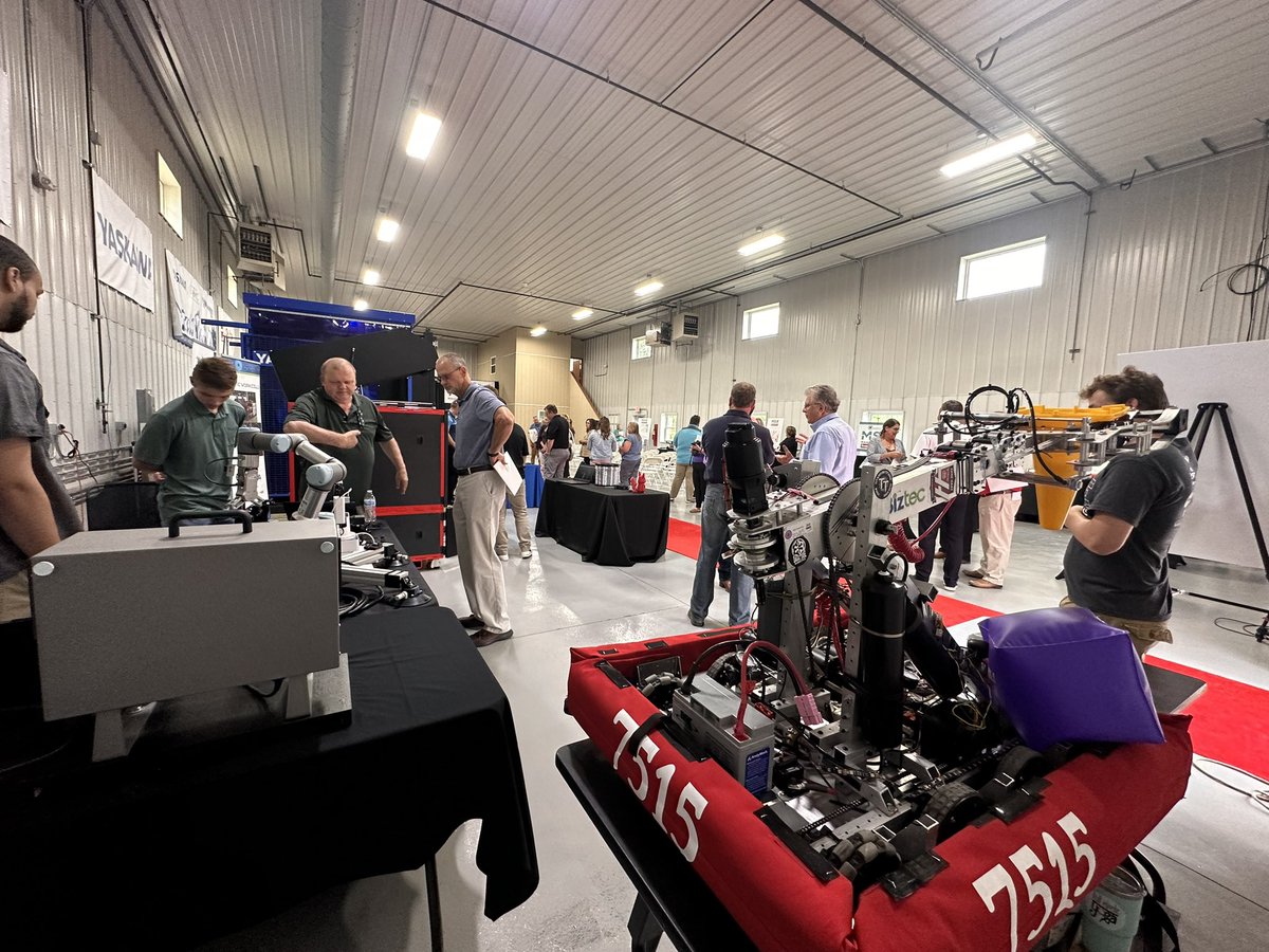 DarkSideRobots's tweet image. Set up to demonstrate at the Appalachian Ohio Manufacturers Coalition