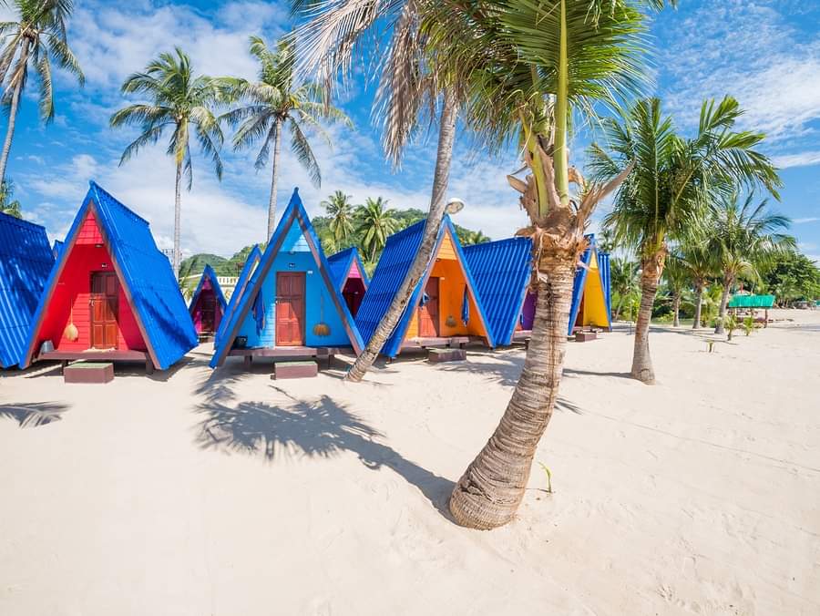 MemoryMakerTra1's tweet photo. Koh Samui, the 2nd largest island in the Gulf of Thailand, is worth considering for a vacation. It offers palm-fringed beaches, coconut groves, dense &amp; mountainous rainforests, luxury resorts, &amp; world-class posh spas. The ideal time to visit is Jan-July! https://t.co/DZzQ5pwmPh https://t.co/UUHLcoxqXt