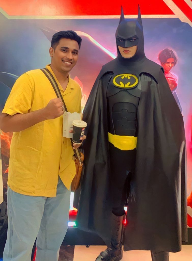 itsfilmyverse's tweet photo. watched #TheFlash in early fan screening just have to say that flash is electrifying that guarantees an adrenaline pumping joyride from start to finish Just book your ticket go and watch the flash cinema near you @WarnerBrosIndia @ComicConIndia
#TheFlashFanFirstScreeningsIndia https://t.co/izlMHeD1UR