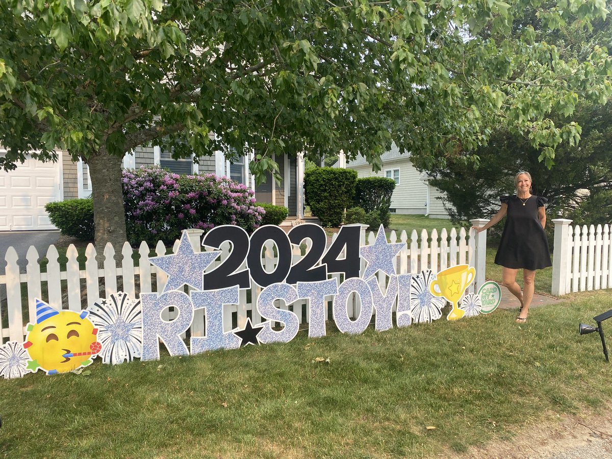 Excited and honored to be named 2024 Rhode Island Teacher of the Year!! Thank you to @AInfanteGreen @RIDeptEd and all my amazing colleagues in East Providence. @CardMyYard #towniepride #wktanchors