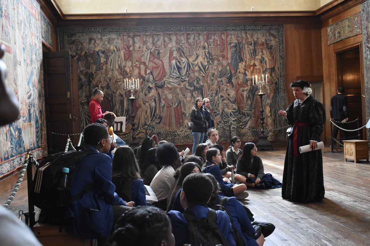 From Henry VIII to Mary Tudor at Hampton Court Palace with Year 8 for RE
sgq.io/q04YOoY
#believeandachieve #hamptoncourtpalace