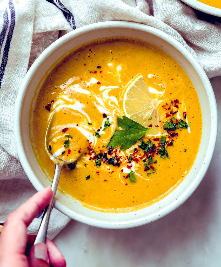 🟪Gr8 to catch up with <a href="/EmilyLeedsWomen/">Emily Turner</a> &amp; enjoy some Sunshine Dhal Soup 2day…a convo of optimism, vitality &amp; #hope followed by an affirming #EndVAWG meeting✊🏽c1200 responses 2 our Women’s surveys.leeds.gov.uk/s/OWA2023/ so far #GoOn takes <5 to complete👍🏽<a href="/SaferLeeds/">Safer Leeds</a> <a href="/womenfriendlyls/">Women Friendly Leeds</a> 🟪