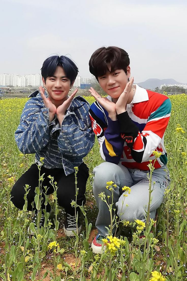 FILESCPR's tweet image. “how is he?”                   “he's still with me”