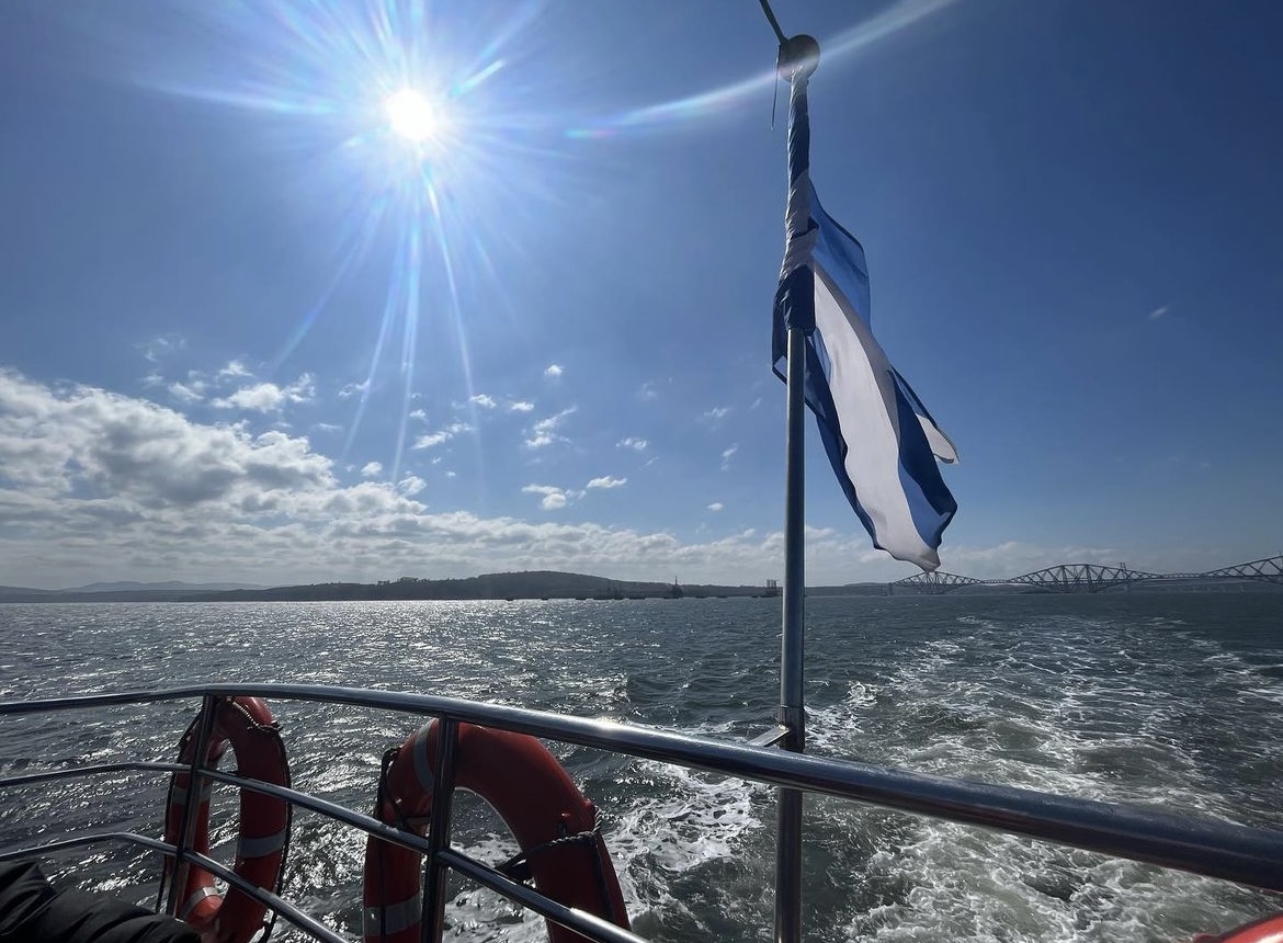 Sea days ❤

#maidoftheforth #maidadventures #forthbridge #southqueensferry #edinburgh #exploreedinburgh #visitedinburgh #domore #visitscotland #boatlife #sightseeing📸 @aberdeenshire_explorers