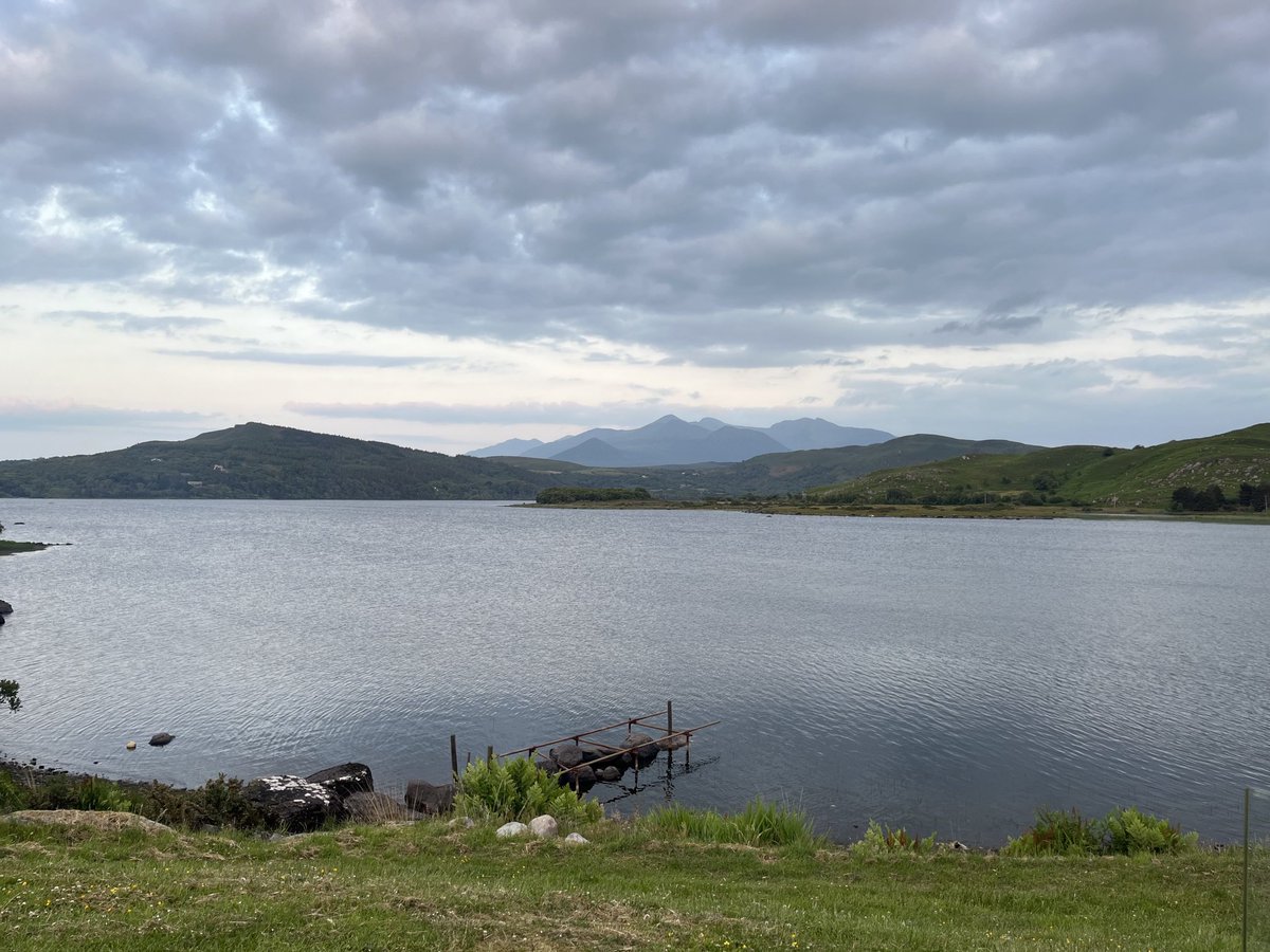 ⁦⁩ The first clouds in a while over Carrauntoohil, loving the tunes ⁦<a href="/johncreedon/">john creedon</a>⁩