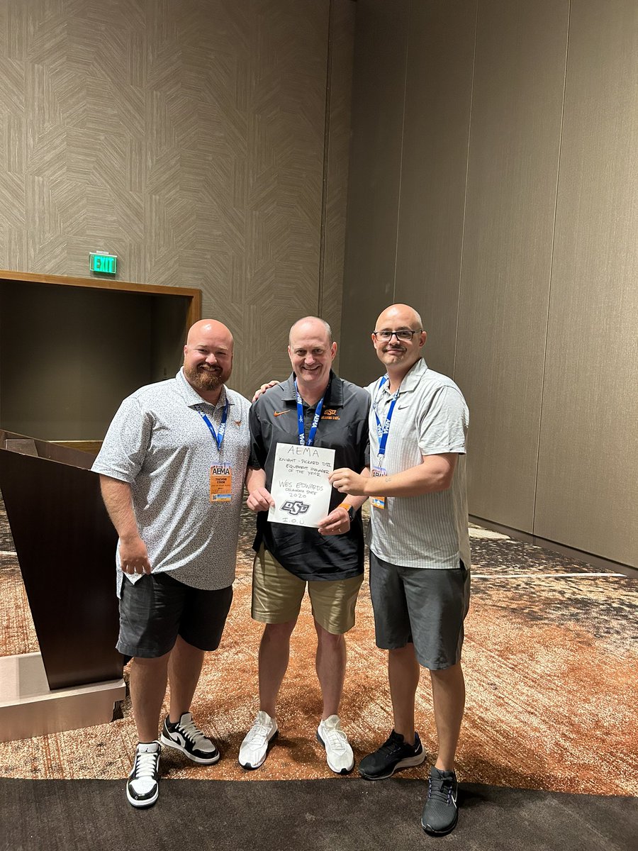 Better late than never… congrats to our 2020 Knight-Pickard Equipment Manager of the Year Wes Edwards! Thank you for all you do!