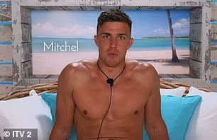 mintlinit's tweet photo. i’m convinced luca snuck back on this year after getting a little plastic surgery and changing his name to mitchel  #LoveIsland https://t.co/oMghmtkdm8