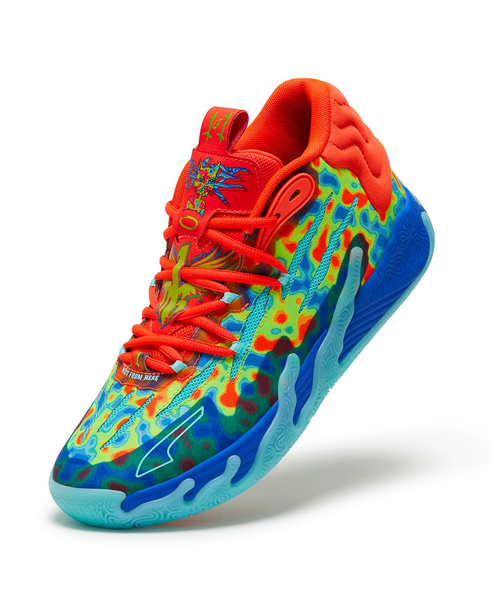 Sneaker News tweet media