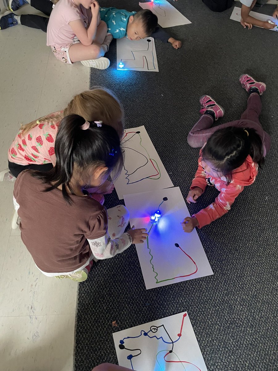 Laura Bennett (@mrs_bennettkhps) on Twitter photo At the end of our busy indoor recess day (due to the smoke from the forest fires), we used Ozobots to code a Light it Up challenge. Some children connected their pathways. #ProblemSolving #coding #technology <a href="/IshratH09685869/">Ishrat Hussain</a> <a href="/KanataHighlands/">KanataHighlands</a> At the end of our busy indoor recess day (due to the smoke from the forest fires), we used Ozobots to code a Light it Up challenge. Some children connected their pathways. #ProblemSolving #coding #technology <a href="/IshratH09685869/">Ishrat Hussain</a> <a href="/KanataHighlands/">KanataHighlands</a>