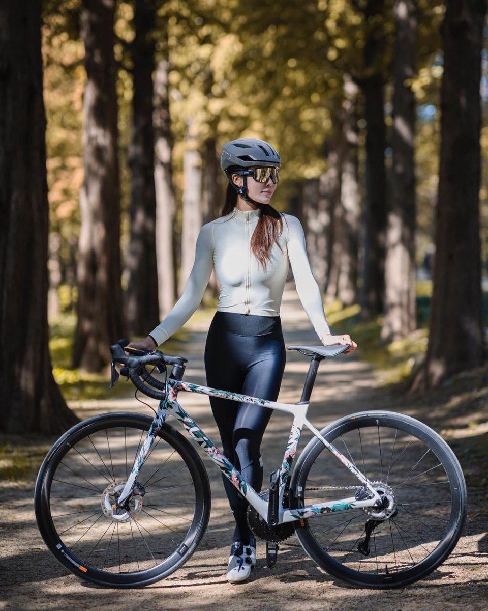 Judi165's tweet photo. The photographer took great shots and the ride today was enjoyable.
#cyclingworldbeauty #womenonbikes #training #cyclingaddict #cyclinggirl #cyclingstyle #cycleshots #cyclinglovers https://t.co/QiafApdG0s